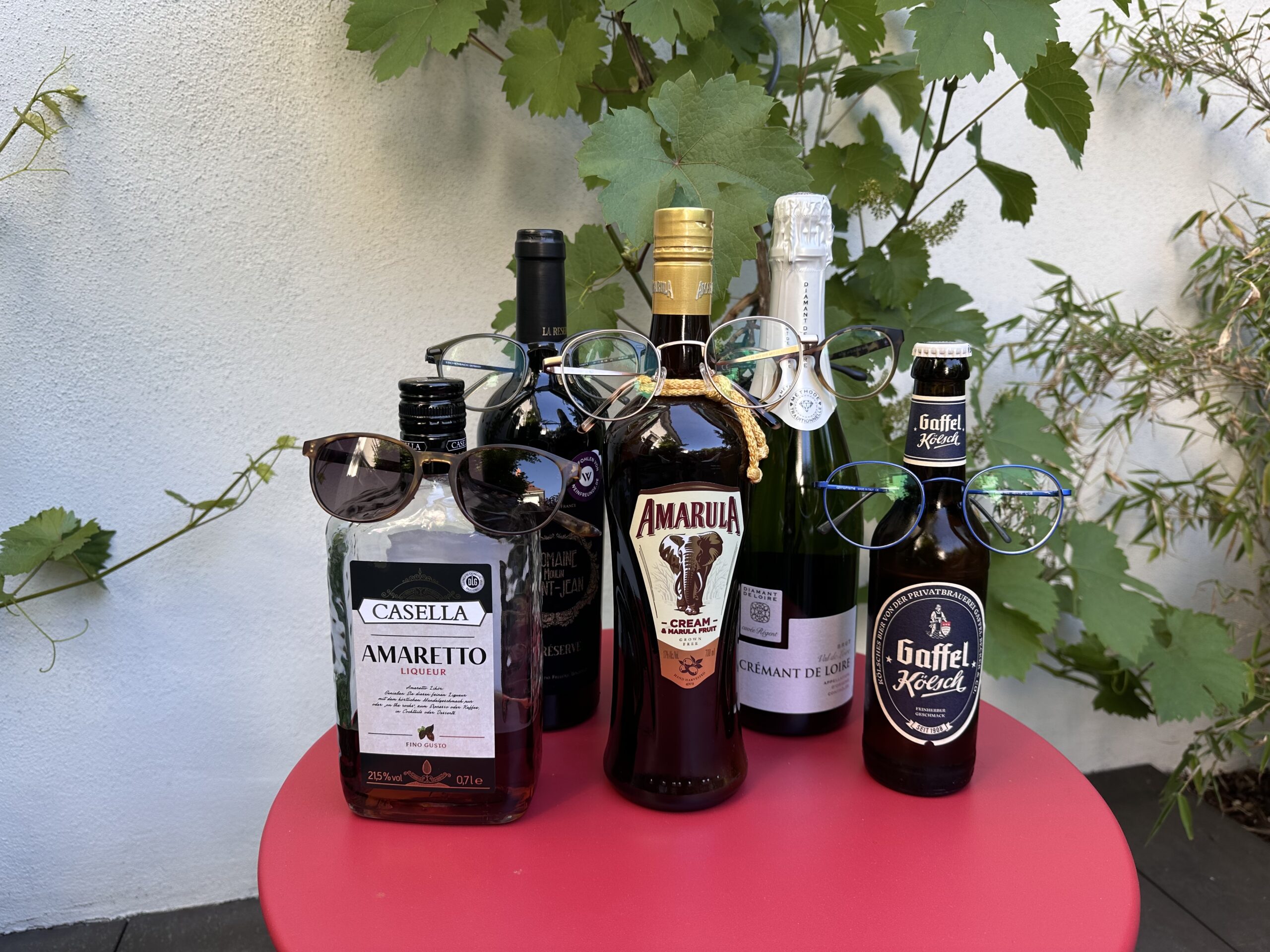 Alkohol und Augen: Wenn der Wein die Welt verschiebt